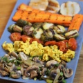 Omelette vegan et légumes grillés